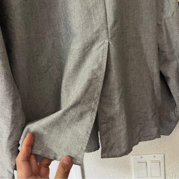 DJERF AVENUE grey organic cotton chambray denim boxy logo pocket button up shirt - Picture 6 of 9